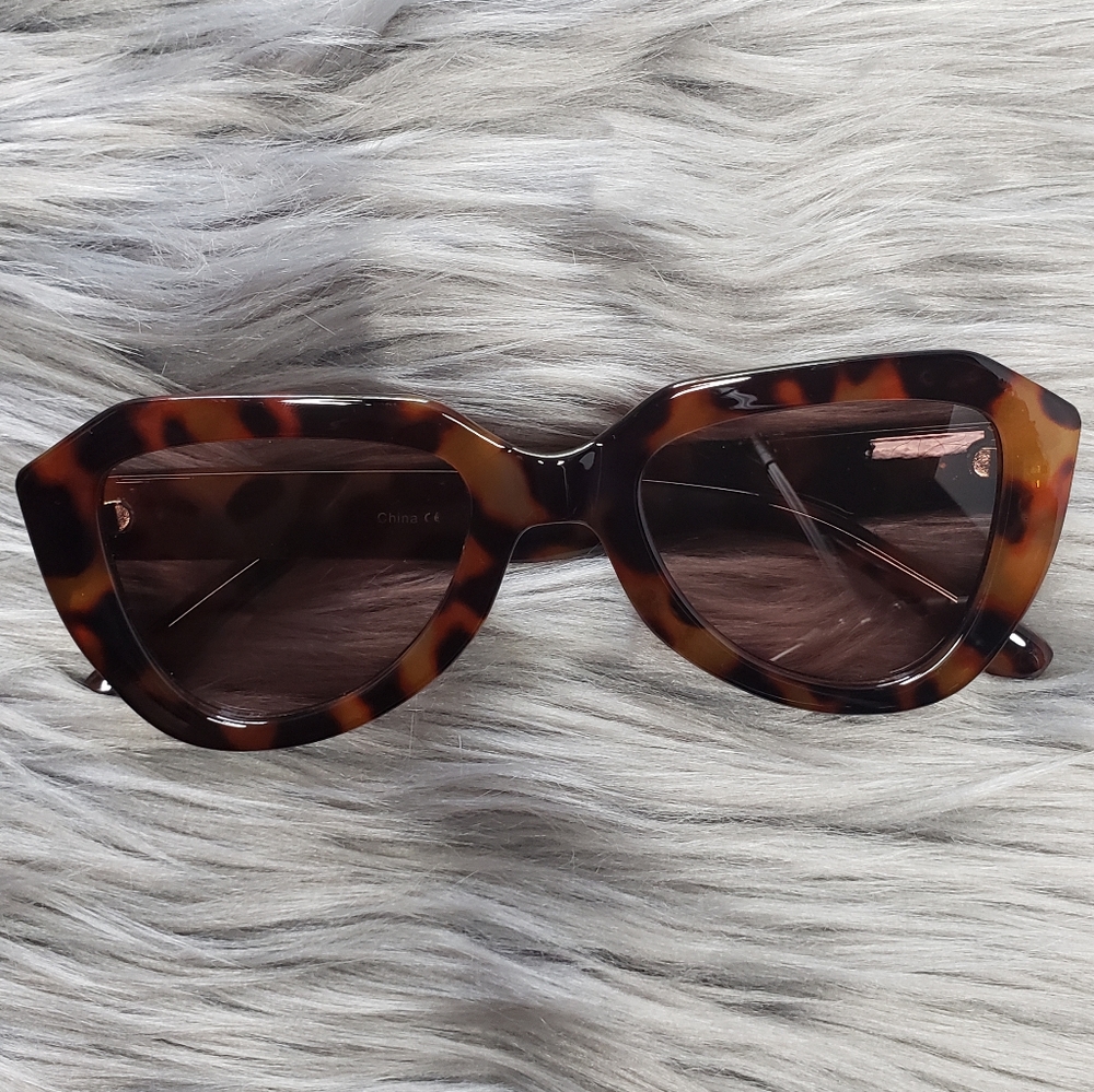 3/$15 Trendy Tortoise sunglasses